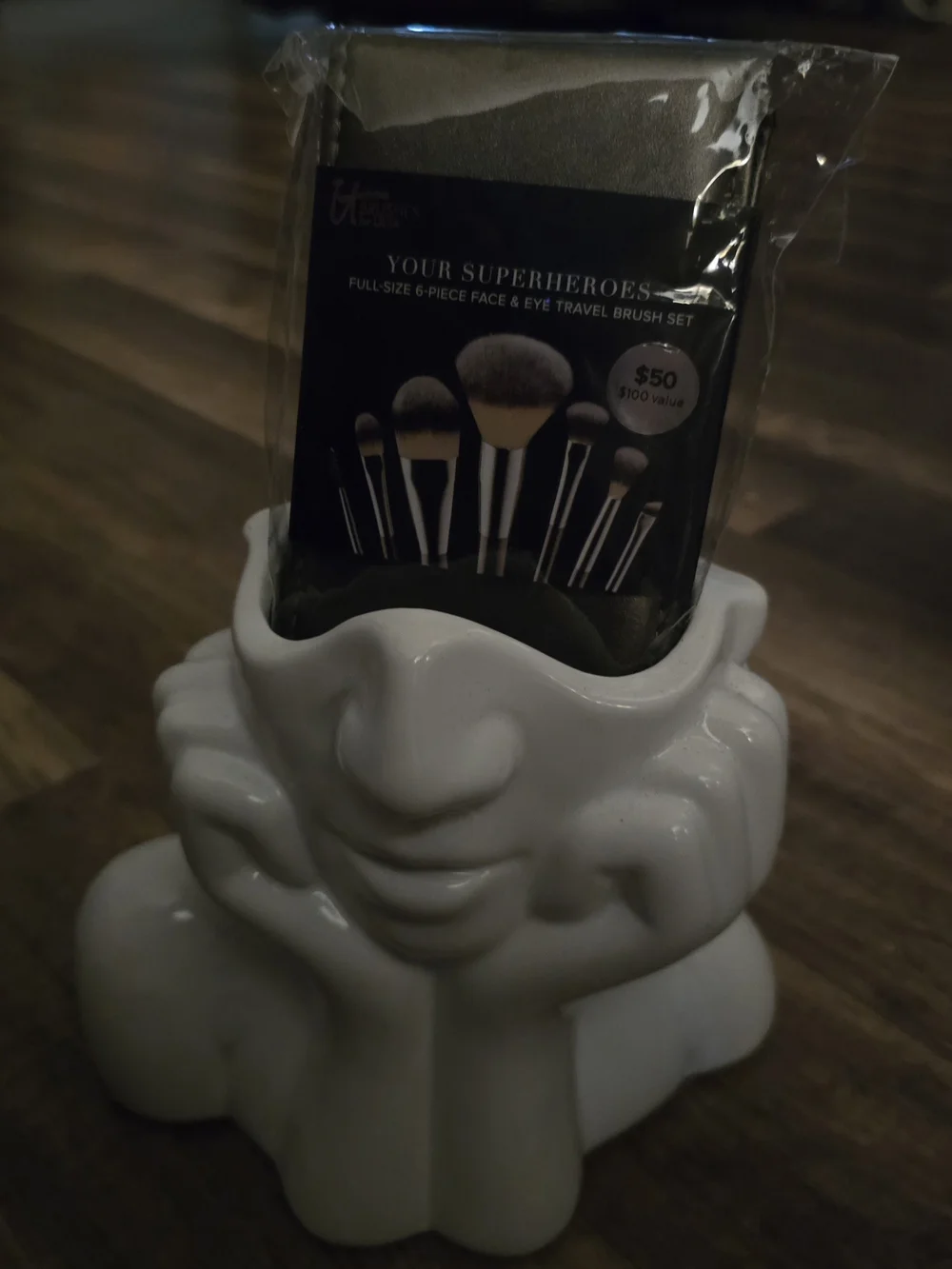 White Ceramic Face Vase - Ulta 6 Pc Makeup Travel Brush Set
